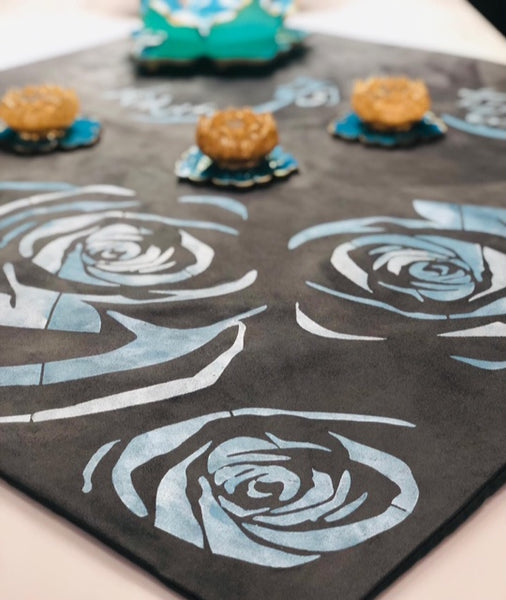 ROSE TABLE RUNNER