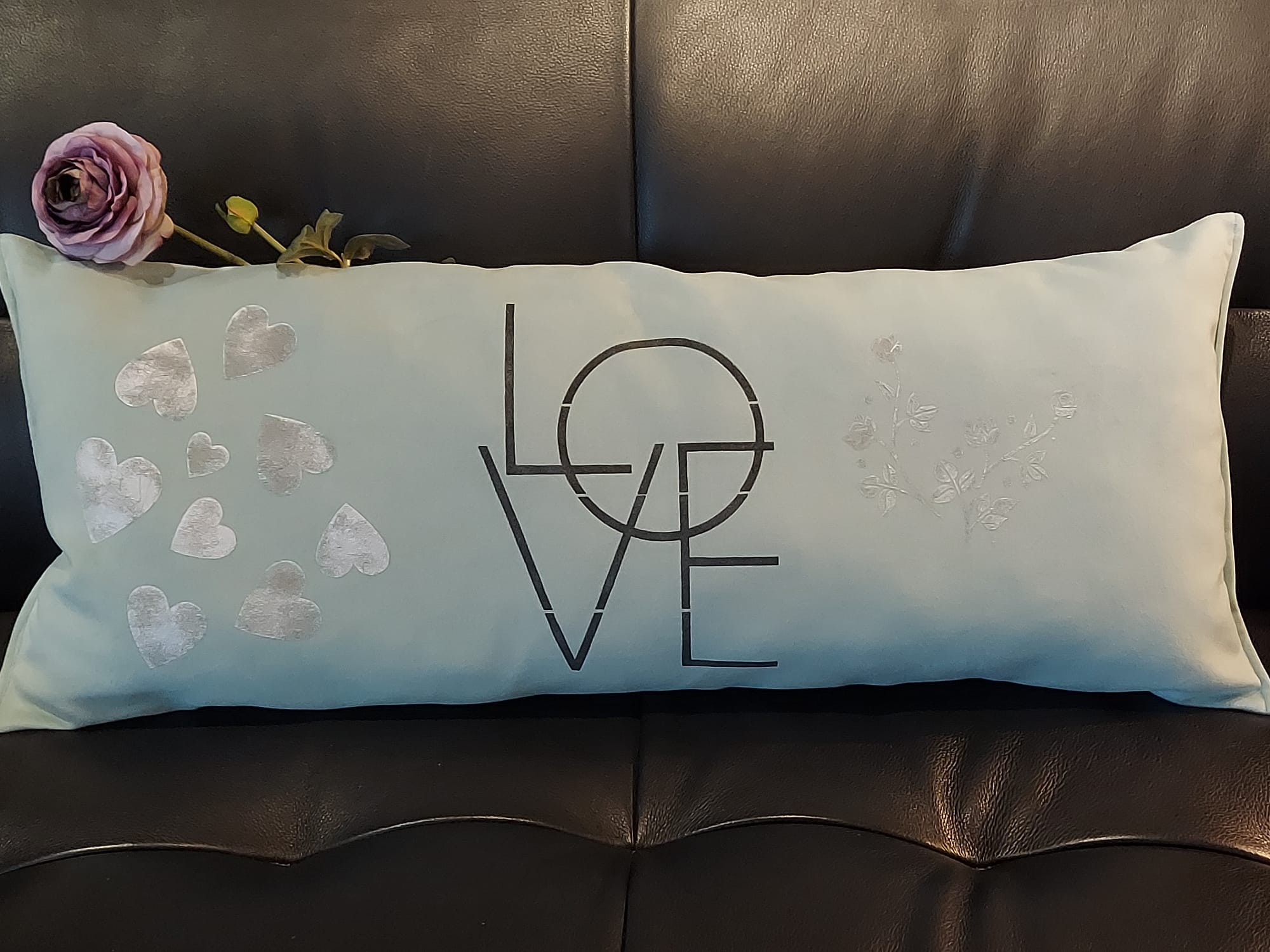 LOVE CUSHION 2