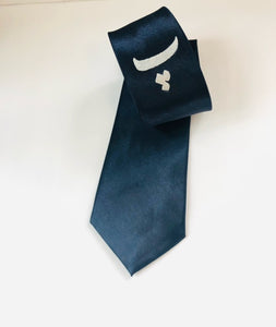 "P" Persian initial Tie